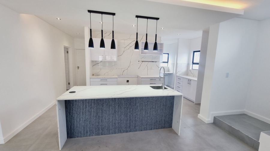 4 Bedroom Property for Sale in Parklands North Western Cape